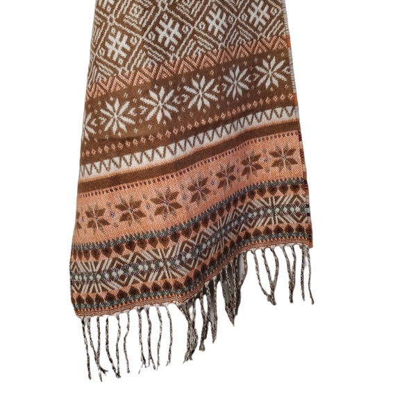 BETTER THAN CASHMERE Patterened Scarf - Picture 2 of 6